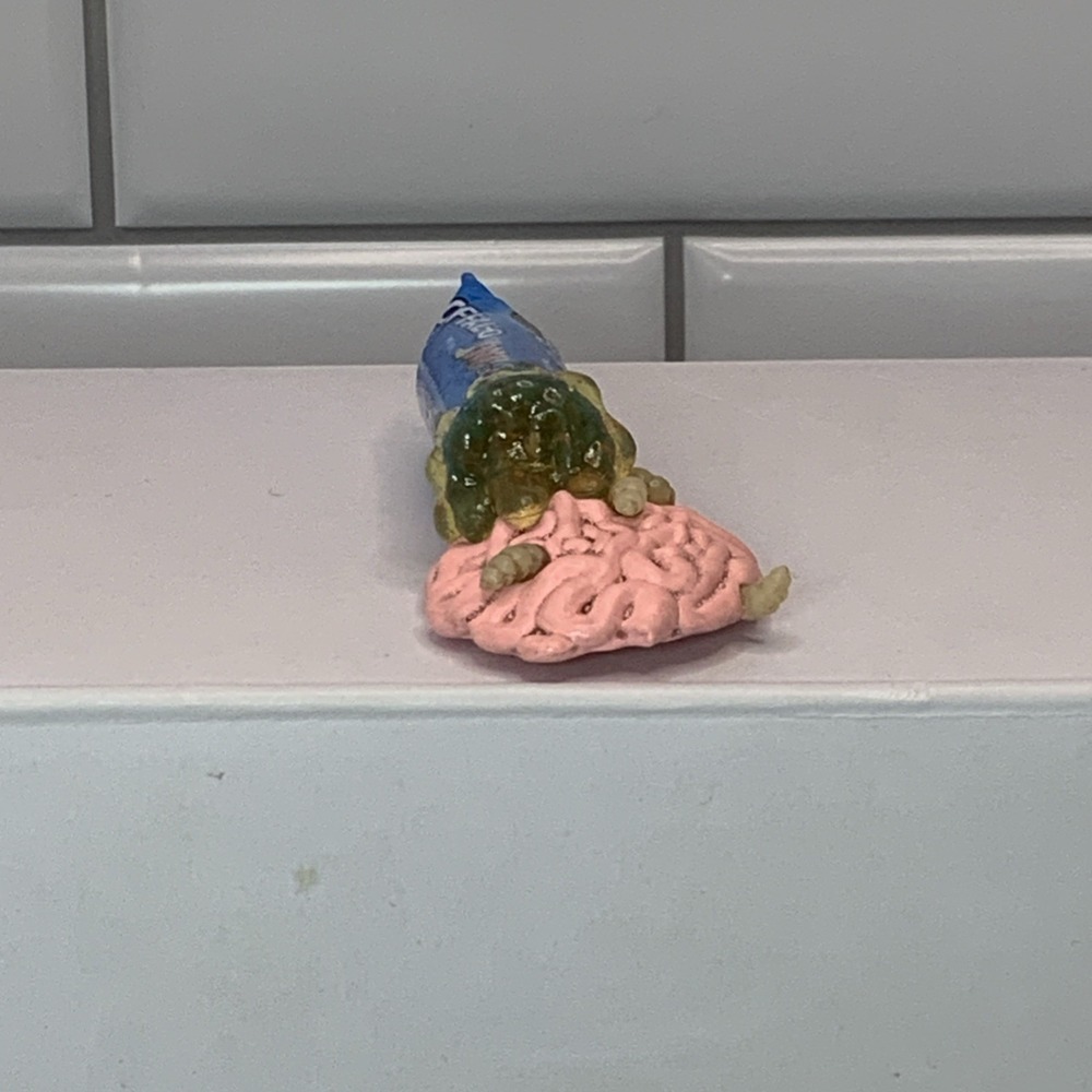 ZURU 5 SURPRISE MEGA GROSS MINIS OFFAL-O OREO PARODY COOKIES FIGURE. - Picture 2 of 5